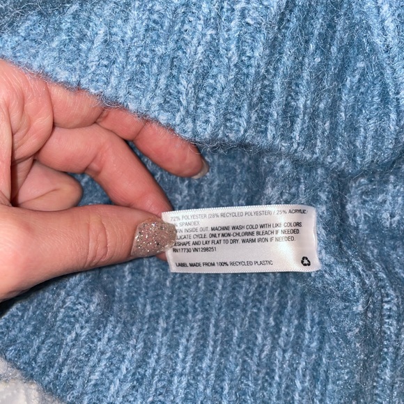 Universal Threads warm sweater - Picture 10 of 11